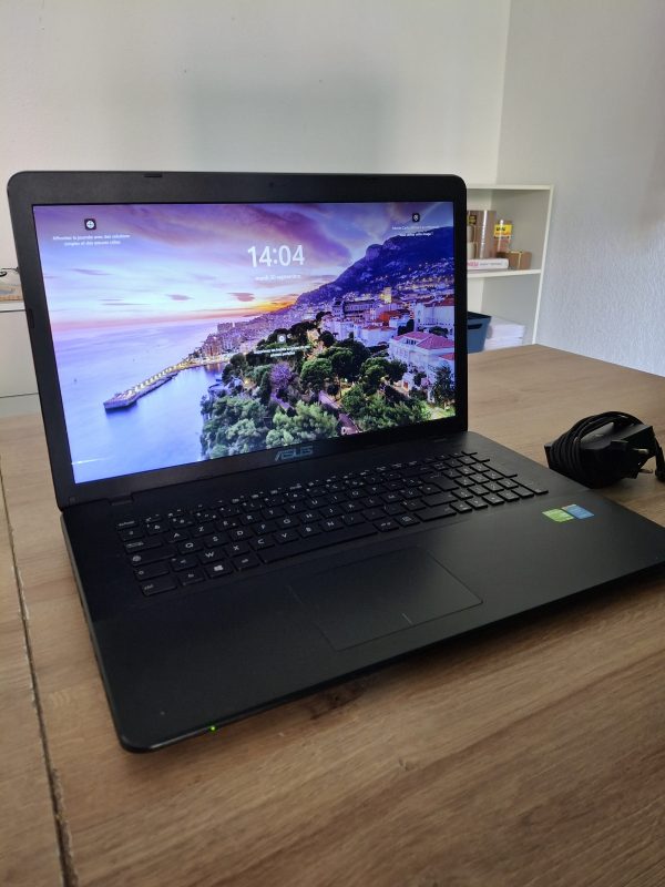PC portable ASUS performant | Ecran 17" | intel core i5-5200U | 8 Go RAM | SSD 240 Go