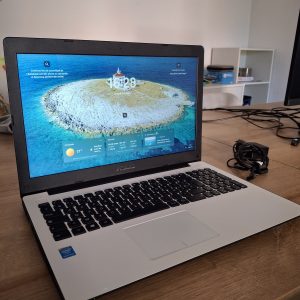 PC portable | ASUS X553M | Ecran 16" | SSD 256 Go | 8 Go RAM | pentium N3530 | Windows 11