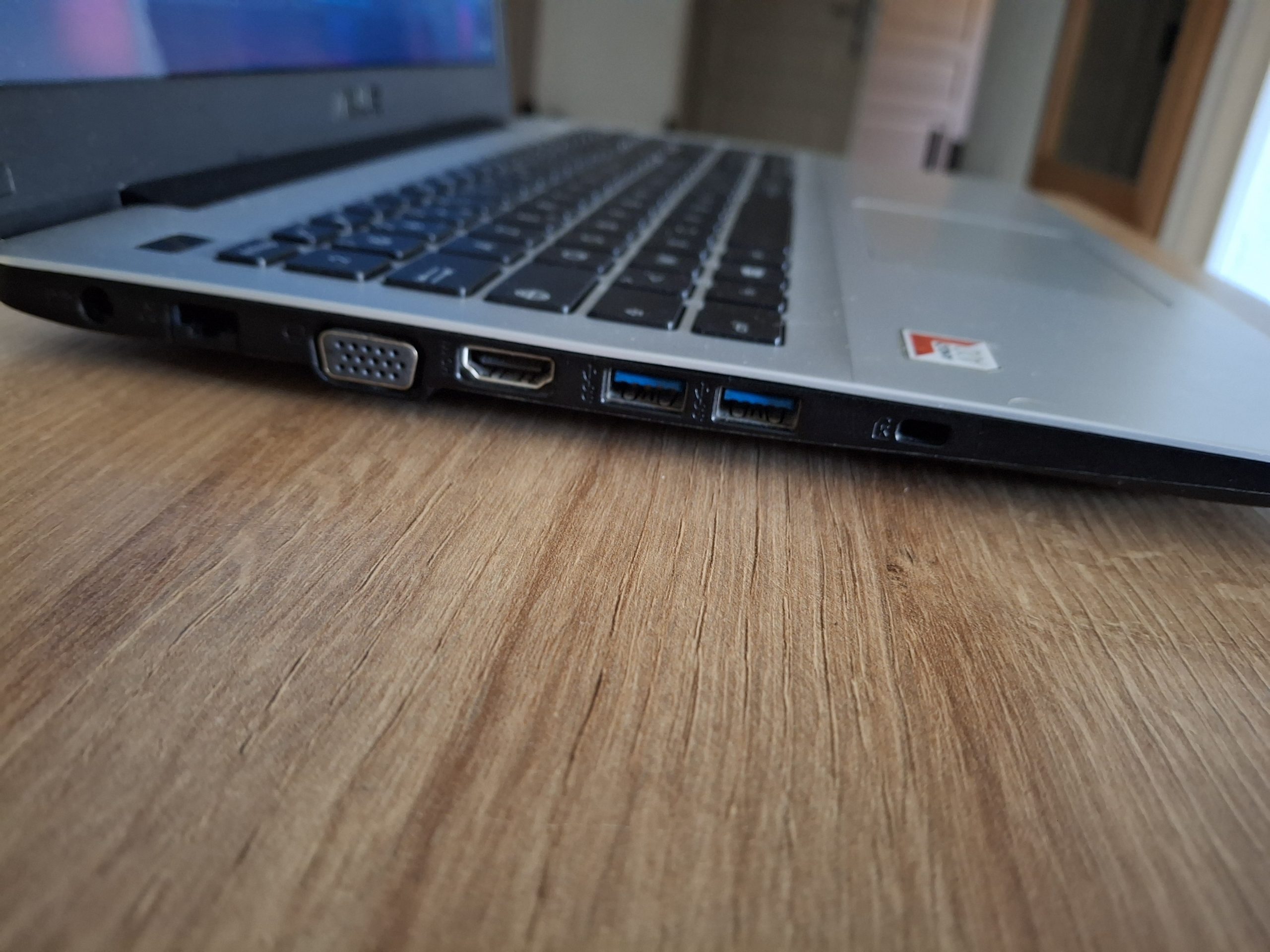 PC portable performant | Asus X555Q | Ecran full HD 16" | SSD 128 Go + HDD 1 To | 8 Go RAM | AMD A10-9620P | Radeon R5 | Windows 11 – Image 4
